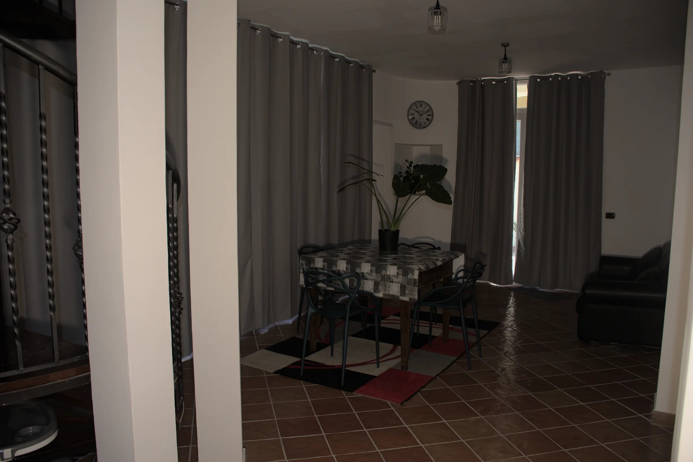 La Zona Living: Luminosità, Spazio e Dettagli d'Atmosfera — foto 10