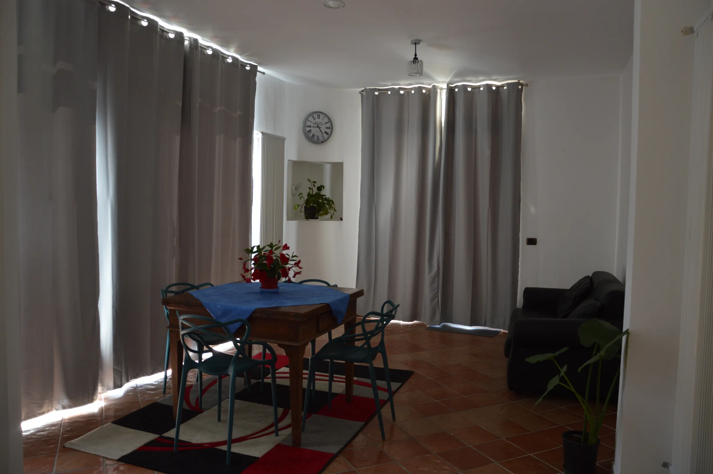 La Zona Living: Luminosità, Spazio e Dettagli d'Atmosfera — foto 8