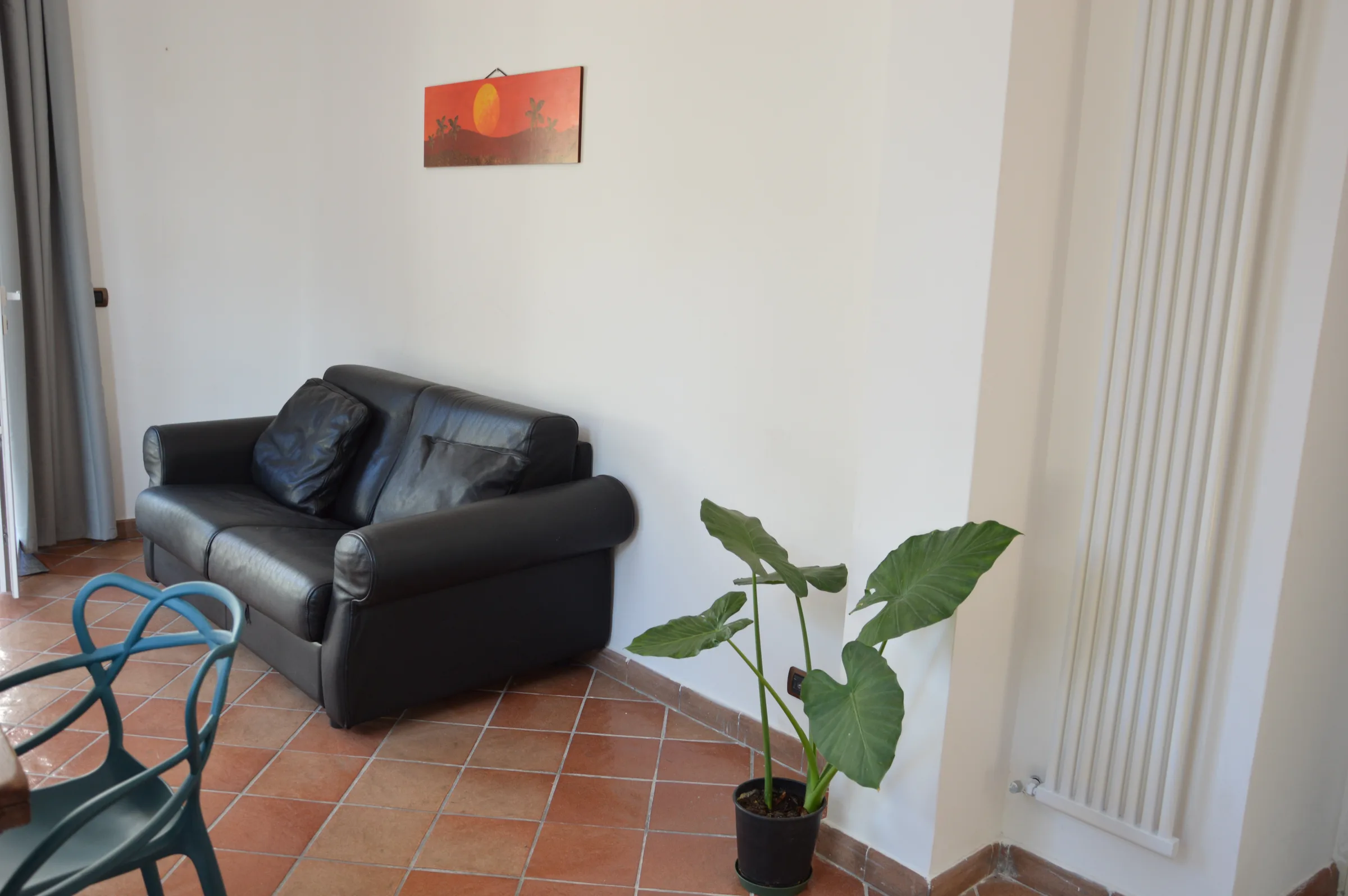 La Zona Living: Luminosità, Spazio e Dettagli d'Atmosfera — foto 3